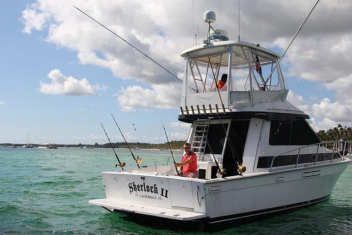 Punta Cana Private Fishing Charter on 39 Foot Boat with Bevarages 3
