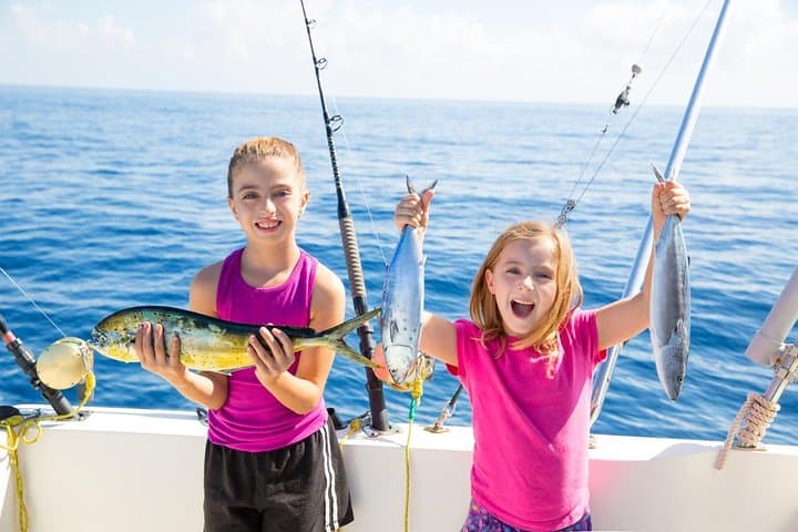 5 Hours Dubai Deep Sea Fishing by Splash 5