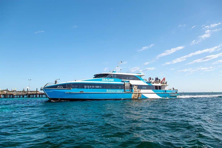 Luxe Seafood Package with Round Trip Ferry from Fremantle 2