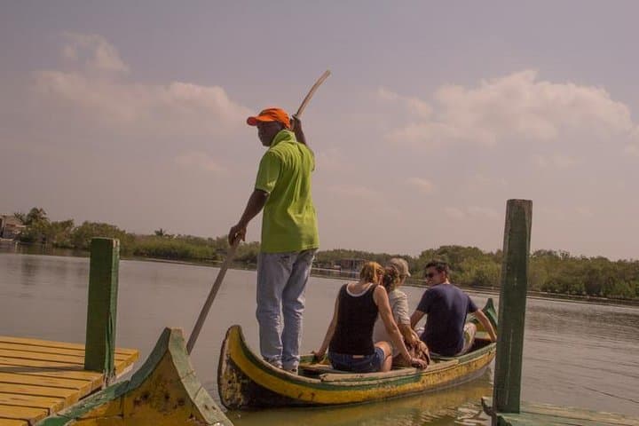 4-Hour Fishing Experience with Locals Near Cartagena 3