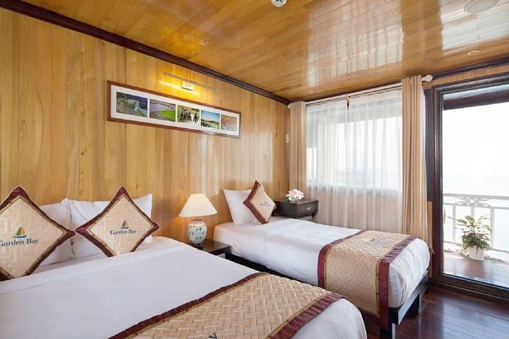 Bai Tu Long boutique & budget cruise 2D: Kayaking, swimming at pristine palaces 3