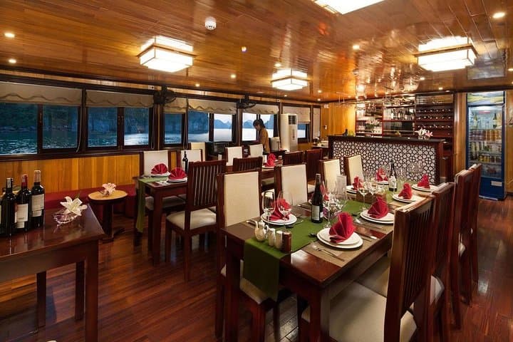 Bai Tu Long bay Boutique Cruise 2D/1N: Kayaking & swimming at pristine places 4