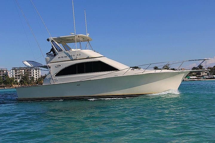 Punta Cana Private Fishing Charter boat Fortuna 42' 3