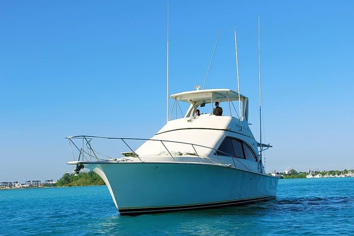 Punta Cana Private Fishing Charter boat Fortuna 42' 5