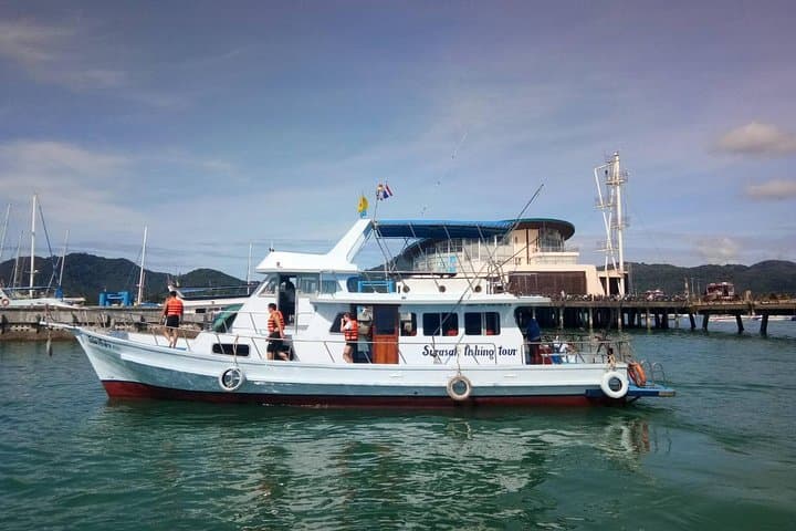 Private Boat Fishing TROLLING & SPINNING From Phuket 5