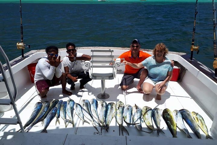 FISHING PRO CHARTERS - Boat Excursion - Sobre Las Olas 