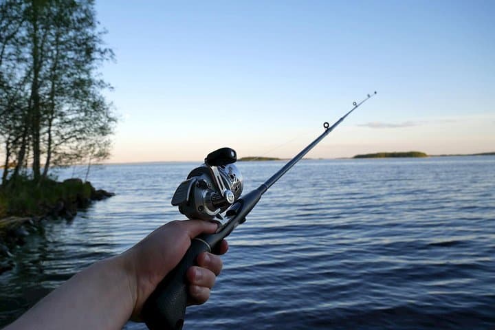 "Side Half-Day Fishing Adventure: Transfer Included!" 4