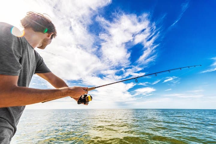 Pesca in Barca al Tramonto al Lago Trasimeno con Aperitivo o Cena 2