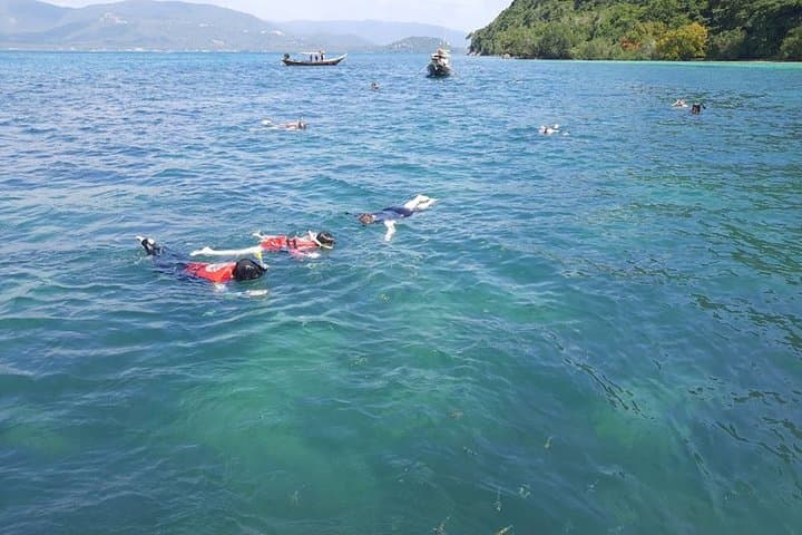 Koh Samui Islands Snorkeling Trip By Speedboat 5