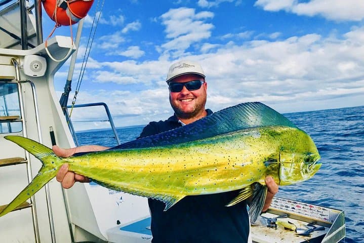 Deep Sea Fishing Boat Tour in Negombo 3