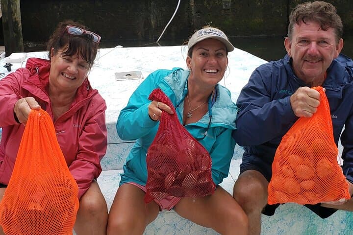 Private Scalloping Charter in Crystal River – Dive for Treasure 3