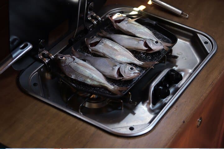 Shared trip with fishing and visit the beauty of Capri island 3