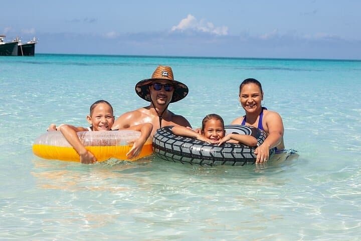 Private Snorkeling or Fishing from Nassau - 31ft Sitting Pretty 2