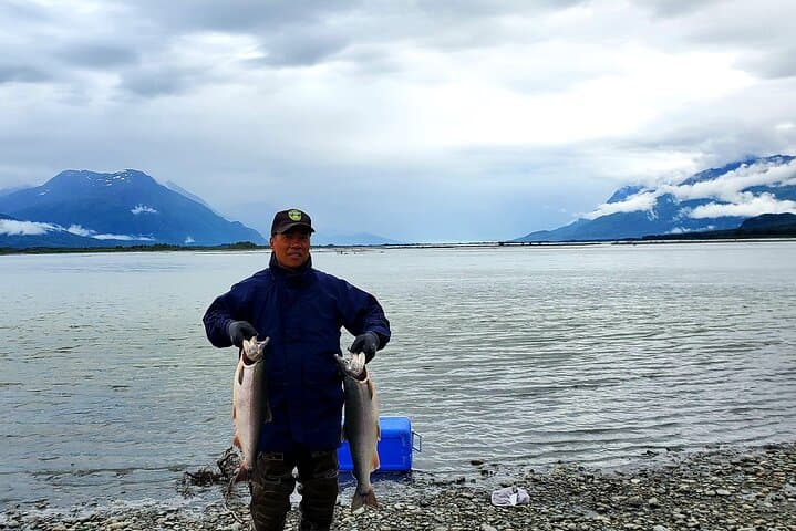 Alaskan Salmon 8-Hour Fishing Experience 3