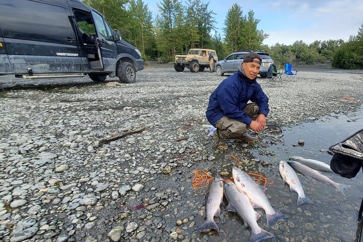 Alaskan Salmon 8-Hour Fishing Experience 2