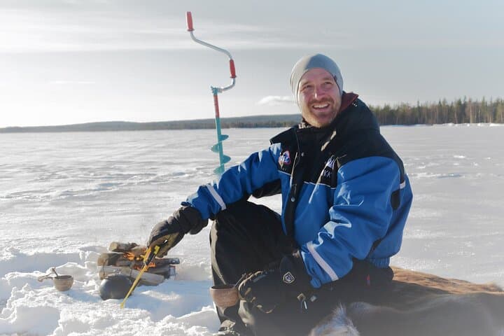 Ice Fishing Like a Finn, Apukka Adventures Rovaniemi 2