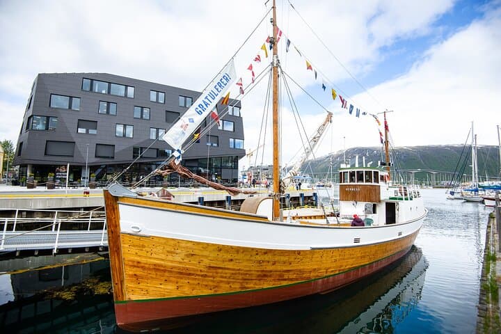 Half-Day Fishing & Fjord Cruise Adventure from Tromsø in Norway 3