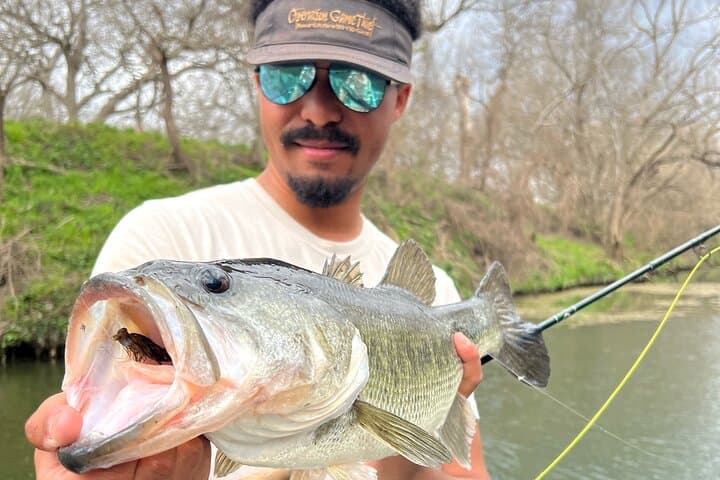Full Day Guided Fishing Tour in Canyon Lake 3