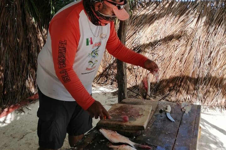 Private Fishing Tour in Holbox Island with Lunch and Pick up 3