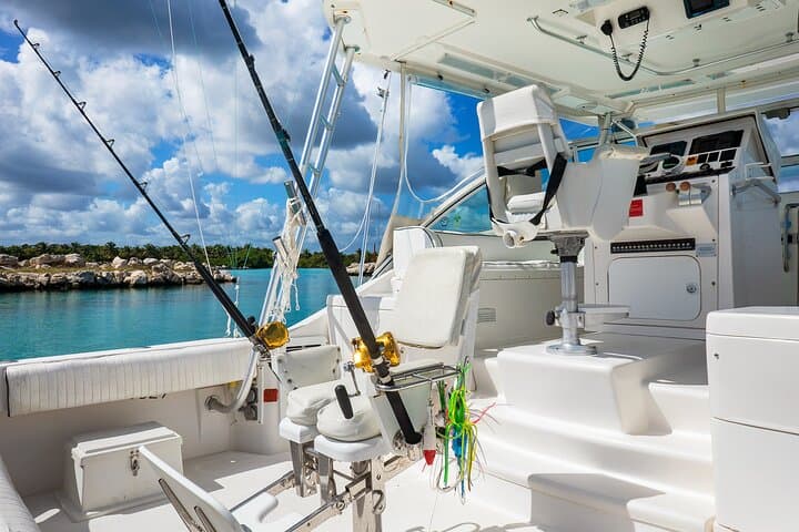 6 Hour Private Fishing Tour in Puerto Aventuras Riviera Maya 5
