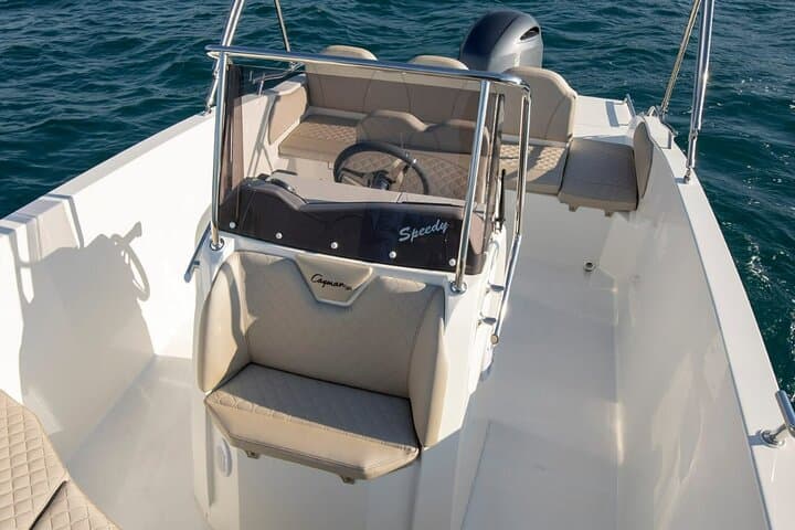 Explore islands Brac, Šolta and Blue Lagoon with Cayman Deluxe 3