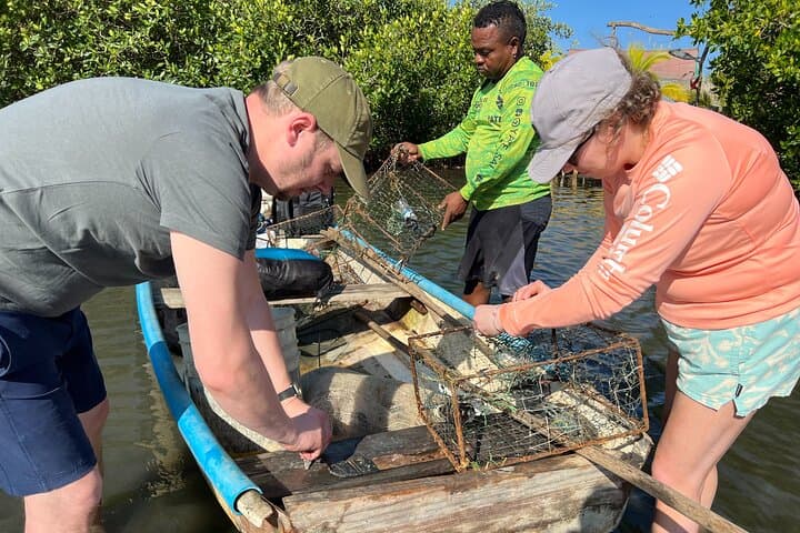 Cartagena Fishing & Crabbing • Unique Local Experience with Lunch 2