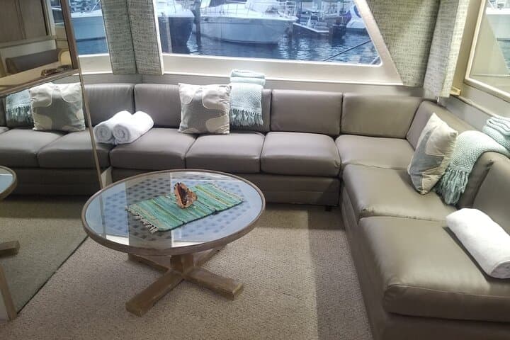 Private Snorkeling or Fishing in Nassau - 55ft Cocorijo 2