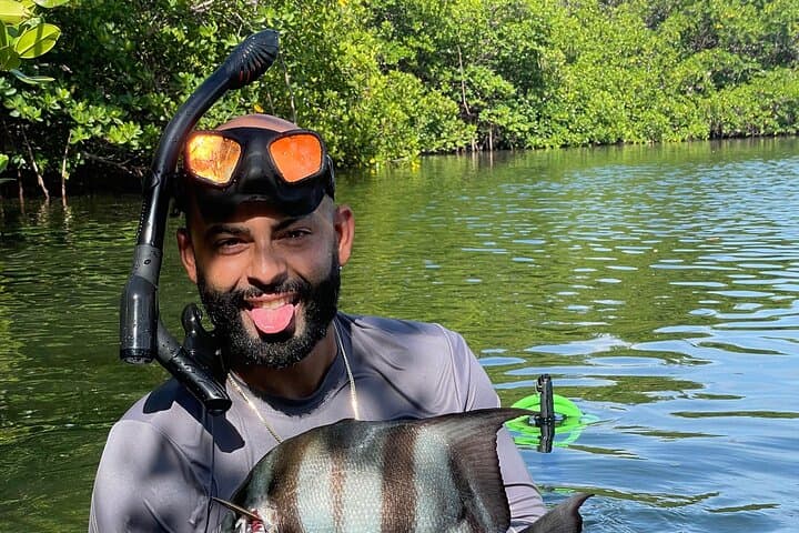 Experience Spearfishing in Miami with a Guide 3