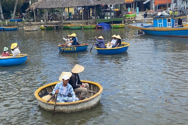 Exploring Basket Boat Ride with local people 