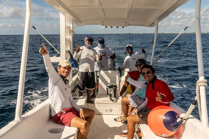 Fishing Adventure in Puerto Morelos with 26-foot Boat 5