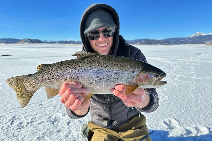 Ice Fishing with South Park Outfitters 4