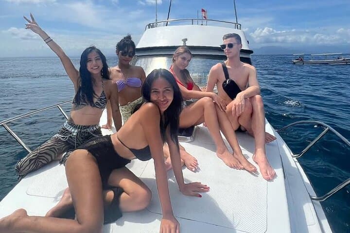 Private Yacht Trip Tour Bali - 8 Hours Day Trip Nusa Penida - SH2 4
