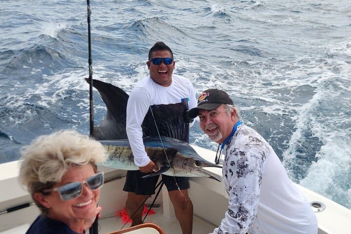 Private Sport Fishing – Viking 46ft Yacht | South Pearl Islands