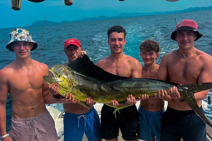 Deep Sea Fishing Private Charter in Tamarindo - 28' Century 5