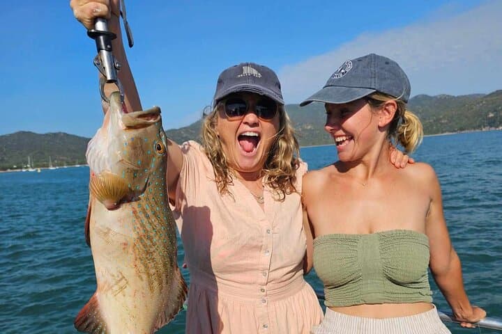 4H Snorkeling and Fishing Cruise on Magnetic Island 5