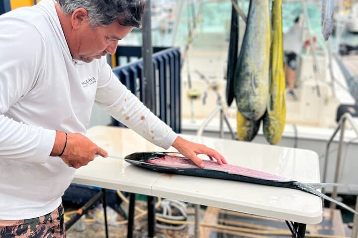 Waikiki Deep Sea Fishing Charter from Oahu 4