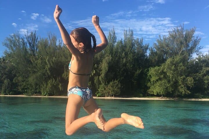 Private tour in Moorea by boat, visit and snorkeling 3