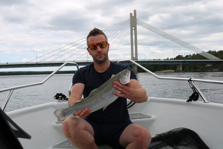 Private Guided Fishing Boat Tour in Rovaniemi 4