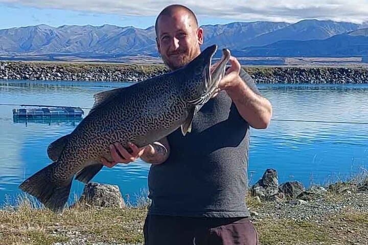 2 Hours Fishing in Lake Tekapo 2