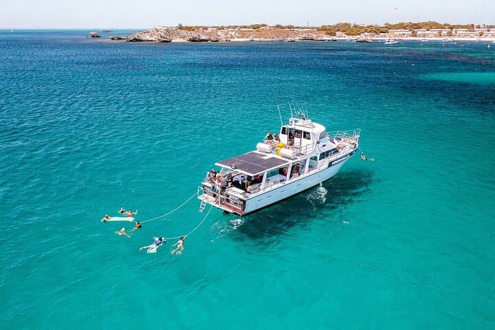 Luxe Seafood Package with Round Trip Ferry from Fremantle