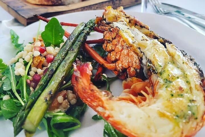 Luxe Seafood Package with Round Trip Ferry from Perth 3