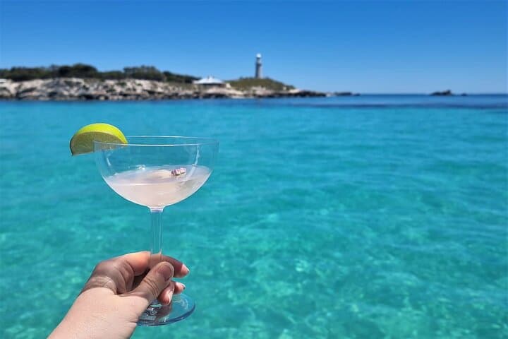 Luxe Seafood Package with Round Trip Ferry from Perth 4