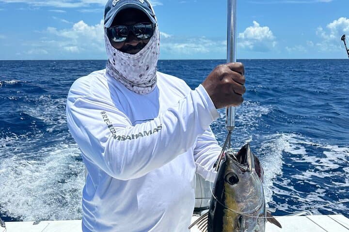 4 hours 53ft Dream Works Private Charter in Nassau 5