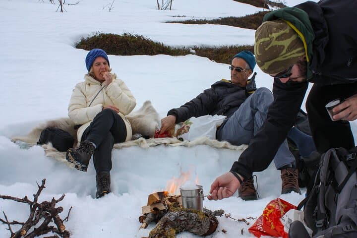 Ice Fishing Experience and Snowshoe Hike with Local 4