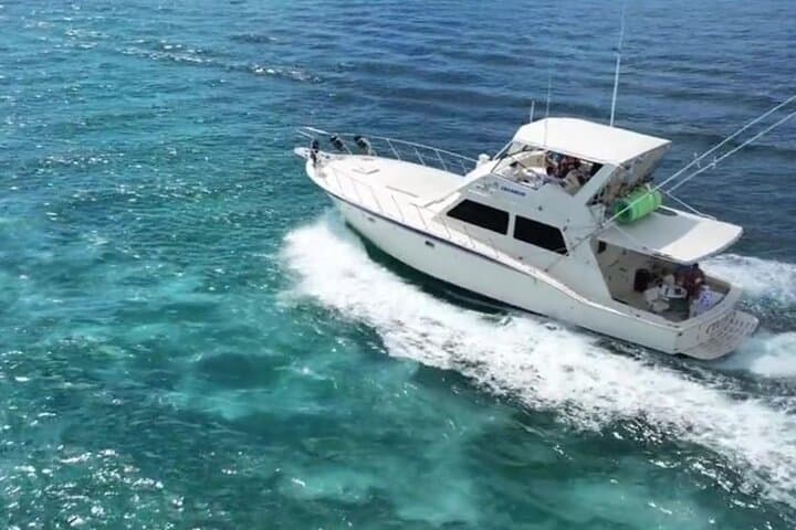 Private Snorkeling or Fishing in Nassau - 55ft Cocorijo