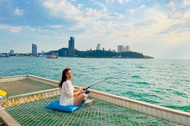 Exclusive Squid Fishing on Chic Floating Café from Pattaya 4