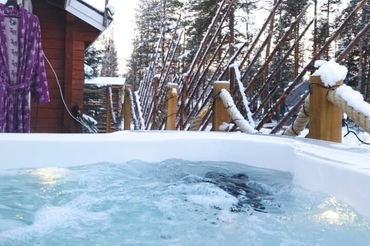 Rovaniemi Ice Fishing, Private Sauna and Hot Tub and Lunch 2