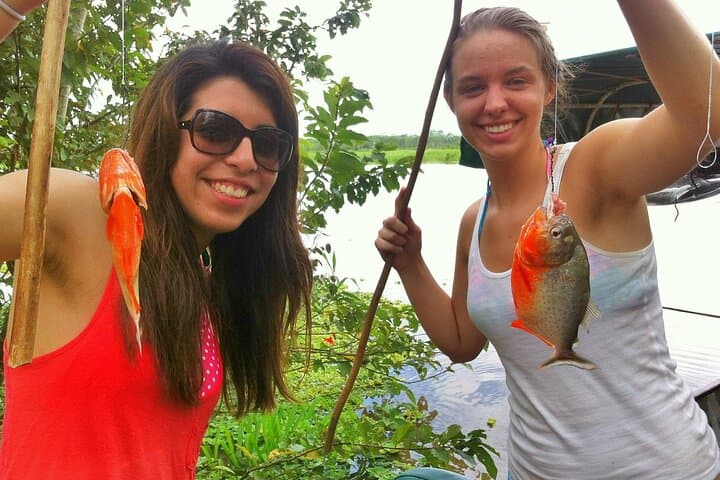 Piranha fishing experience in the Amazon jungle 3
