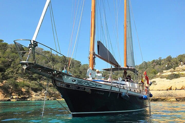 Family Sailing Adventure: Connect with Nature and Each Other 4