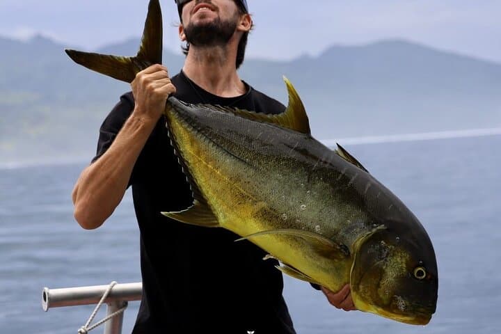 Offshore fishing around the Teahupo'o wave